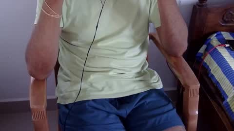 Snapshot of marinavine chatting on 11-24-25, 06:24 The SHY UncutBoy online show from 11-24-25, 06:24