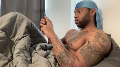 Snapshot of marineguyk19 chatting on 01-26-25, 03:36 Z online show from 01-26-25, 03:36