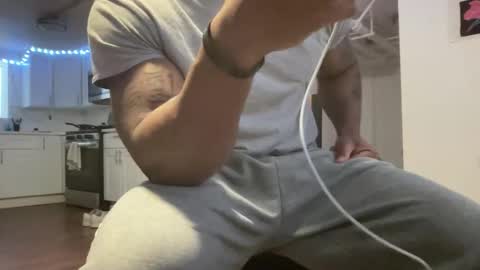 Snapshot of marineguyk19 chatting on 12-05-25, 04:14 Z online show from 12-05-25, 04:14