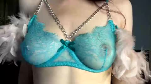 Snapshot of marinpeach chatting on 09-11-25, 02:39 Maria and Martin online show from 09-11-25, 02:39