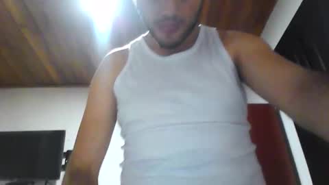 Snapshot of mario98e chatting on 05-25-26, 03:23 mario98e online show from 05-25-26, 03:23