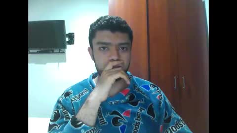 Snapshot of mario98e chatting on 06-08-26, 02:23 mario98e online show from 06-08-26, 02:23
