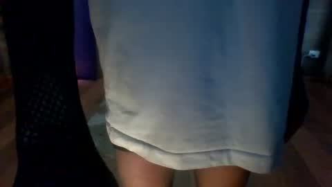 Snapshot of maripaula369 chatting on 06-12-26, 04:17 Maripaula369 online show from 06-12-26, 04:17