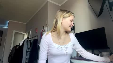 Snapshot of marjoryareias chatting on 10-22-25, 08:25 marjoryareias online show from 10-22-25, 08:25