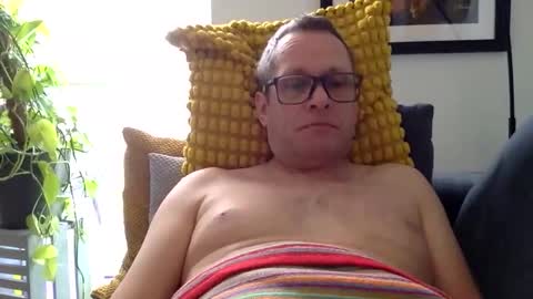 Snapshot of mark32571 chatting on 04-27-26, 08:12 Little Mark online show from 04-27-26, 08:12