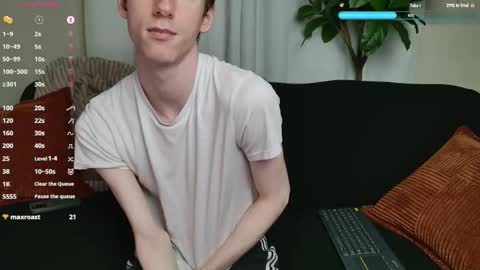 Snapshot of mark327645 chatting on 10-29-25, 02:25 Mark online show from 10-29-25, 02:25