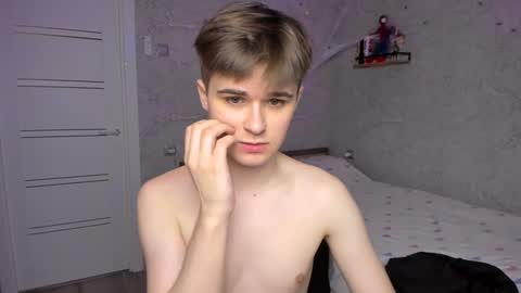 Snapshot of mark_bearcub chatting on 01-20-25, 04:55 Mark online show from 01-20-25, 04:55