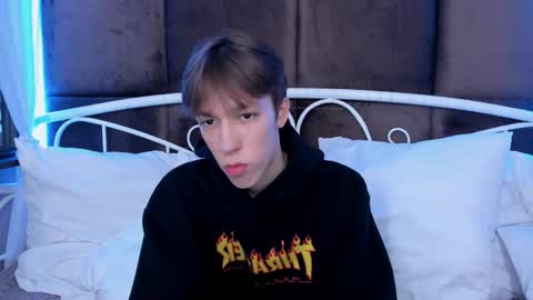 Mark online show from 10-03-25, 11:07