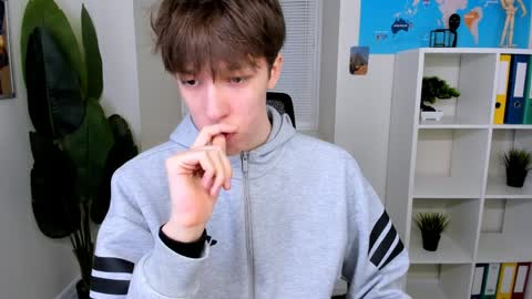 Mark online show from 04-06-26, 10:27