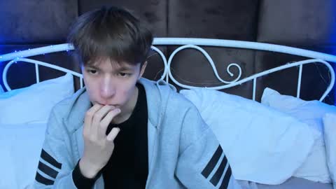 Mark online show from 05-26-26, 12:23