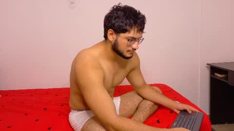 Snapshot of mark_evans2 chatting on 08-06-26, 08:55 Mark Evans online show from 08-06-26, 08:55