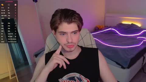 Snapshot of mark_sun chatting on 09-14-25, 02:16 Mark online show from 09-14-25, 02:16