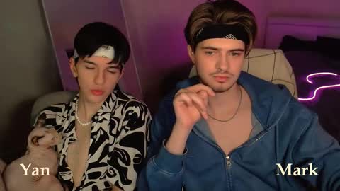 Snapshot of mark_sun chatting on 09-27-25, 07:52 Mark online show from 09-27-25, 07:52