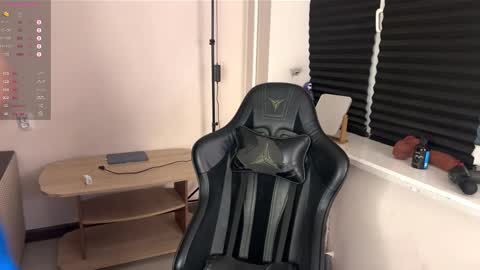 Snapshot of markcarthy chatting on 12-21-25, 02:35 Mark online show from 12-21-25, 02:35