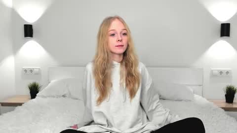 Snapshot of markettadeerman chatting on 12-04-25, 04:33 markettadeerman online show from 12-04-25, 04:33