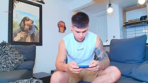 Sebastian online show from 10-22-25, 04:07