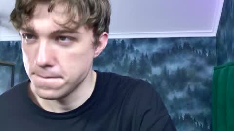 Snapshot of markshot_ chatting on 11-17-25, 04:24 markshot_ online show from 11-17-25, 04:24