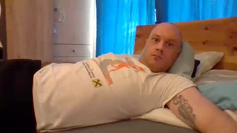 Snapshot of markus_7 chatting on 04-22-26, 01:23 markus_7 online show from 04-22-26, 01:23