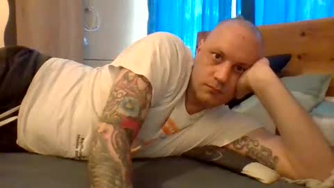 Snapshot of markus_7 chatting on 06-26-26, 09:03 markus_7 online show from 06-26-26, 09:03
