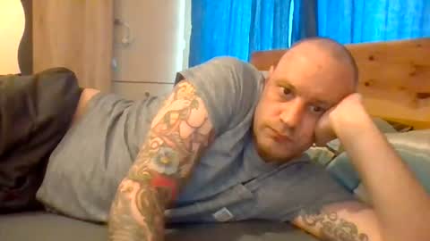 Snapshot of markus_7 chatting on 07-06-26, 10:23 markus_7 online show from 07-06-26, 10:23