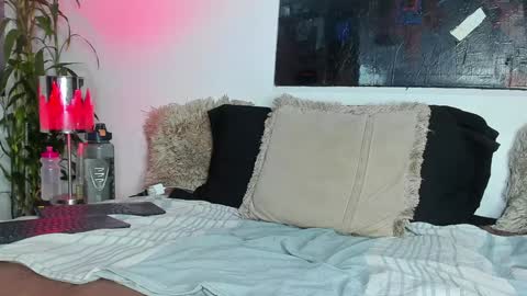 Snapshot of markus_latin chatting on 01-15-25, 01:12 Markus latin online show from 01-15-25, 01:12