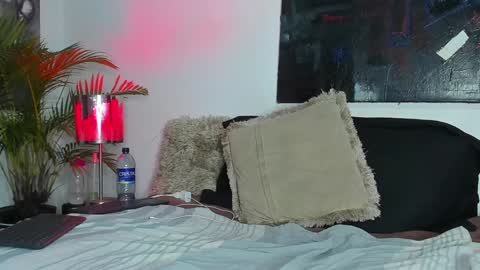 Snapshot of markus_latin chatting on 01-25-25, 02:58 Markus latin online show from 01-25-25, 02:58