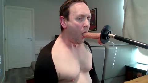 Snapshot of markussub chatting on 04-23-26, 04:42 Markus online show from 04-23-26, 04:42