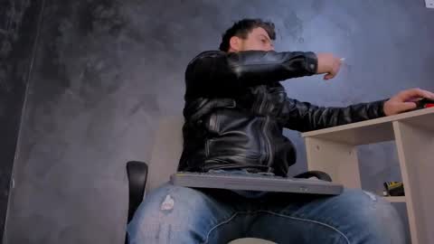 Snapshot of markwaynescr chatting on 03-05-26, 12:23 MARK online show from 03-05-26, 12:23