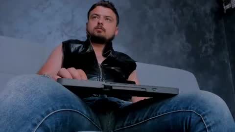 Snapshot of markwaynescr chatting on 06-19-26, 07:01 MARK online show from 06-19-26, 07:01