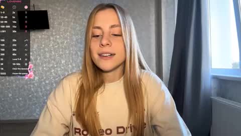 Olivia online show from 10-06-25, 02:03