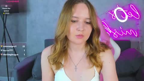 Snapshot of marlyn_owen chatting on 06-25-26, 05:12 Emmaa online show from 06-25-26, 05:12
