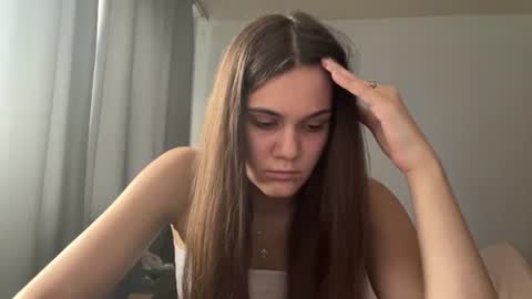 Snapshot of marlysronk chatting on 06-23-26, 12:36 Mary online show from 06-23-26, 12:36