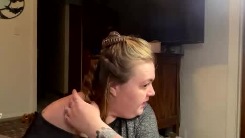 maroon_moon online show from 02-13-25, 01:59