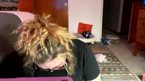 maroon_moon online show from 02-16-25, 10:54