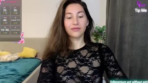 Snapshot of marrycolins chatting on 10-22-25, 04:46 marrycolins online show from 10-22-25, 04:46