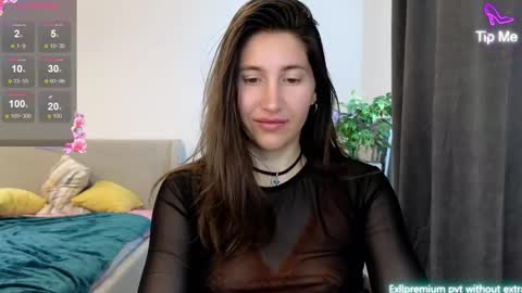 Snapshot of marrycolins chatting on 10-23-25, 04:45 marrycolins online show from 10-23-25, 04:45