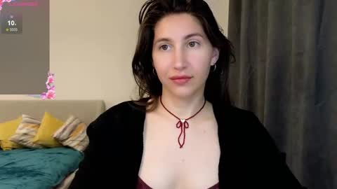 Snapshot of marrycolins chatting on 11-05-25, 03:28 marrycolins online show from 11-05-25, 03:28