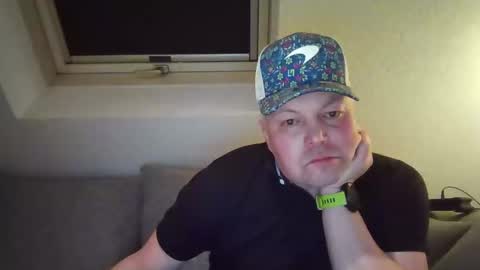 Snapshot of mars0481 chatting on 12-15-24, 04:59 mars0481 online show from 12-15-24, 04:59