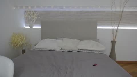 Snapshot of mars_elina chatting on 01-17-25, 03:32 Marselina online show from 01-17-25, 03:32