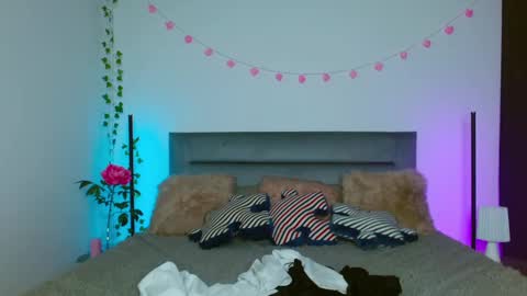 Snapshot of mars_elina chatting on 01-28-25, 04:30 Marselina online show from 01-28-25, 04:30
