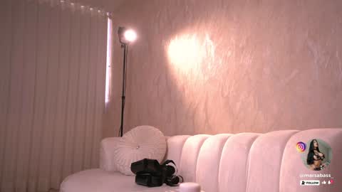 Snapshot of marsabass chatting on 01-14-25, 10:23     online show from 01-14-25, 10:23