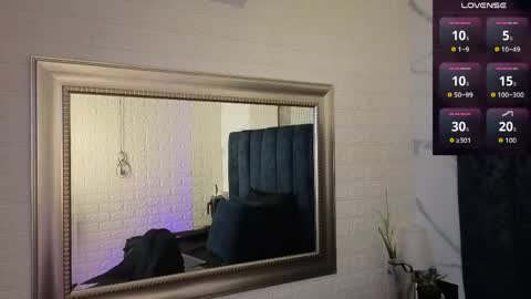 Snapshot of marscarlett chatting on 05-21-26, 11:39 marscarlett online show from 05-21-26, 11:39