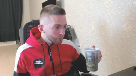 Snapshot of marselle_looker chatting on 01-08-25, 09:55 Marselle online show from 01-08-25, 09:55