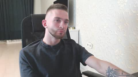 Snapshot of marselle_looker chatting on 01-10-25, 02:25 Marselle online show from 01-10-25, 02:25