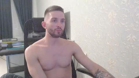 Snapshot of marselle_looker chatting on 02-06-25, 04:03 Marselle online show from 02-06-25, 04:03