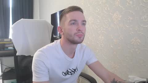 Snapshot of marselle_looker chatting on 02-16-25, 09:37 Marselle online show from 02-16-25, 09:37