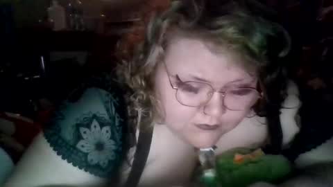 Snapshot of marshallmarx517 chatting on 05-05-26, 01:24 marshallmarx517 online show from 05-05-26, 01:24