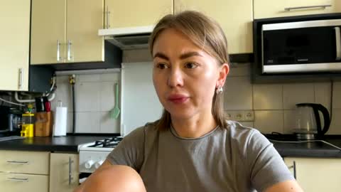 Snapshot of martaluna_ chatting on 06-26-26, 08:30 Marta online show from 06-26-26, 08:30
