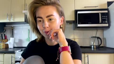 Snapshot of martaluna_ chatting on 07-10-26, 10:40 Marta online show from 07-10-26, 10:40