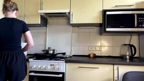Snapshot of martaluna_ chatting on 07-13-26, 01:58 Marta online show from 07-13-26, 01:58